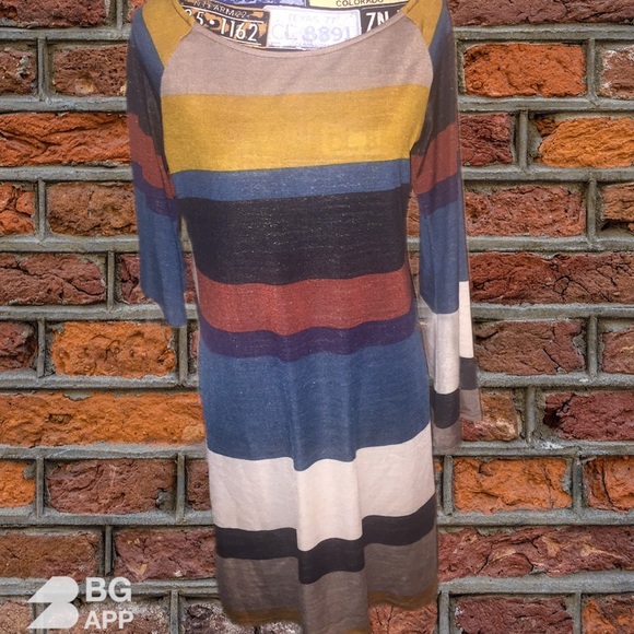 Dress - Picture 1 of 3